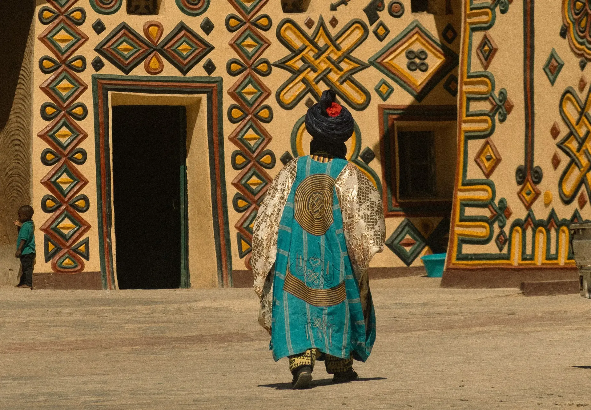 Burkina Faso – malované domy Tiébélé, skalní jehly Sindou